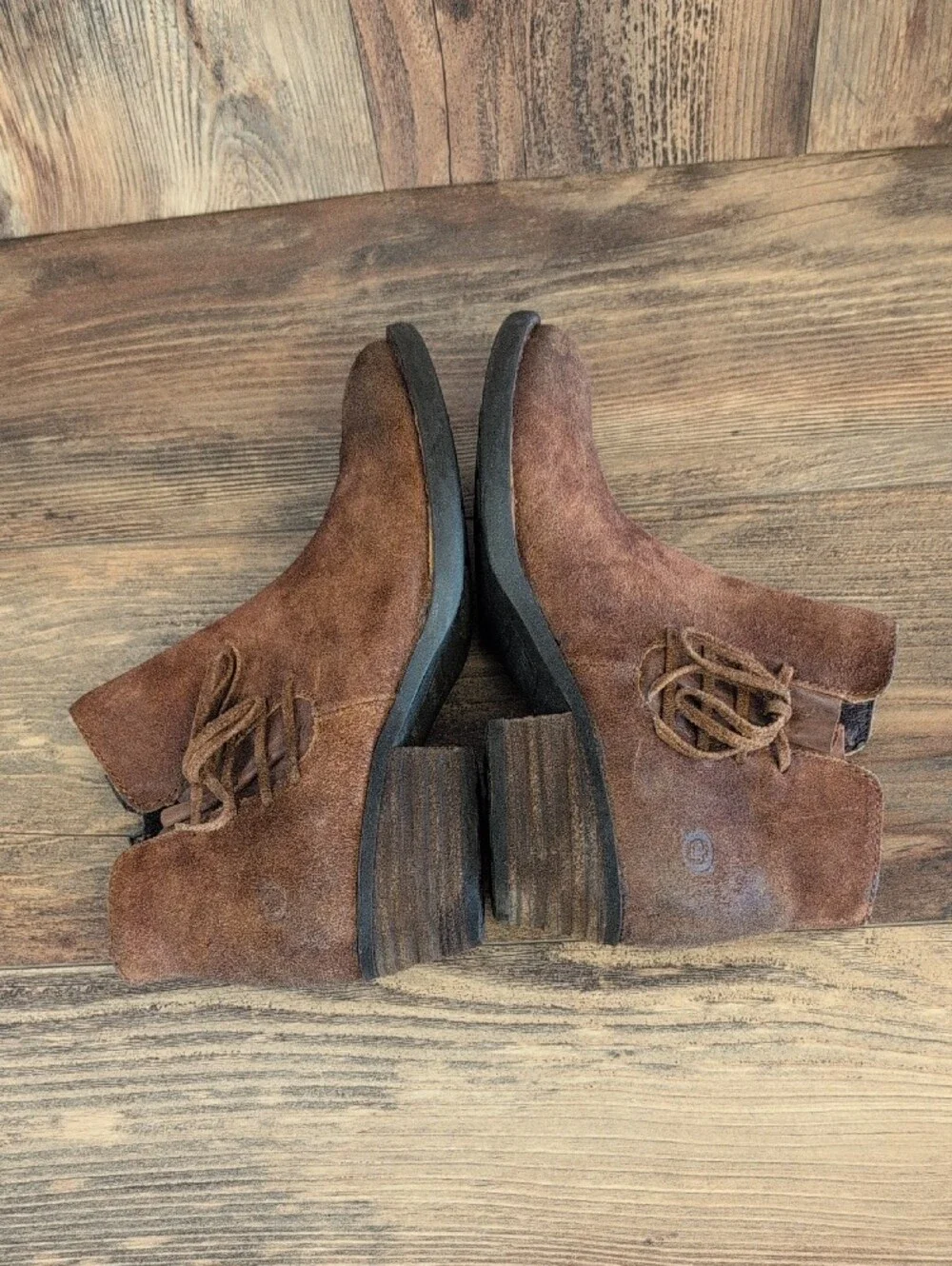 Born Bowlen Distressed Brown Suede Leather Ankle Booties 7M          551A